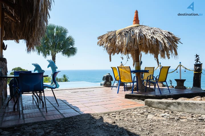 Terraza de Cerro Mar con vista al mar