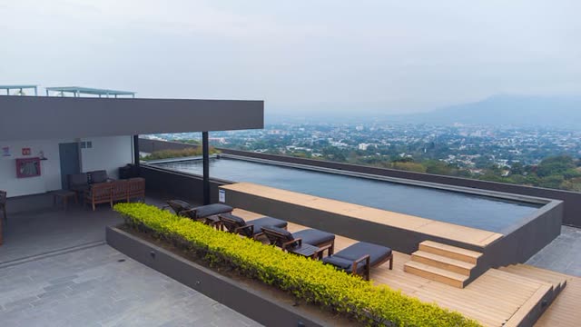 Vista Tower 7